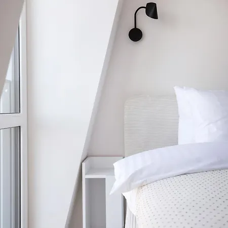 White Lotus 29 By Reside Baltic Apartment
